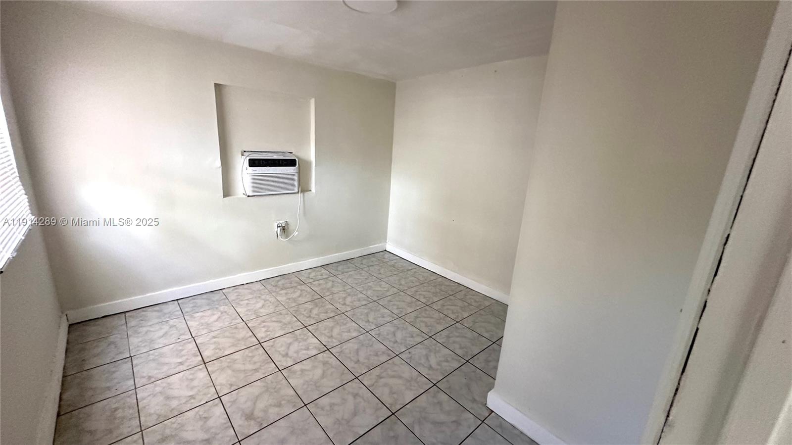 TRAILER CITY - Residential Lease