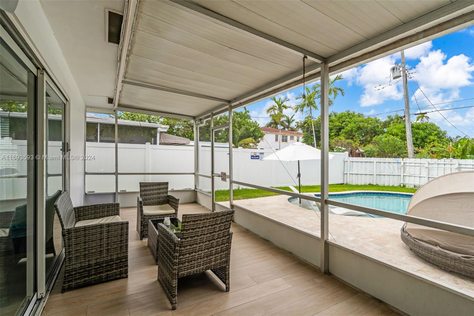 HOLLYWOOD LAKES SECTION - Residential Lease