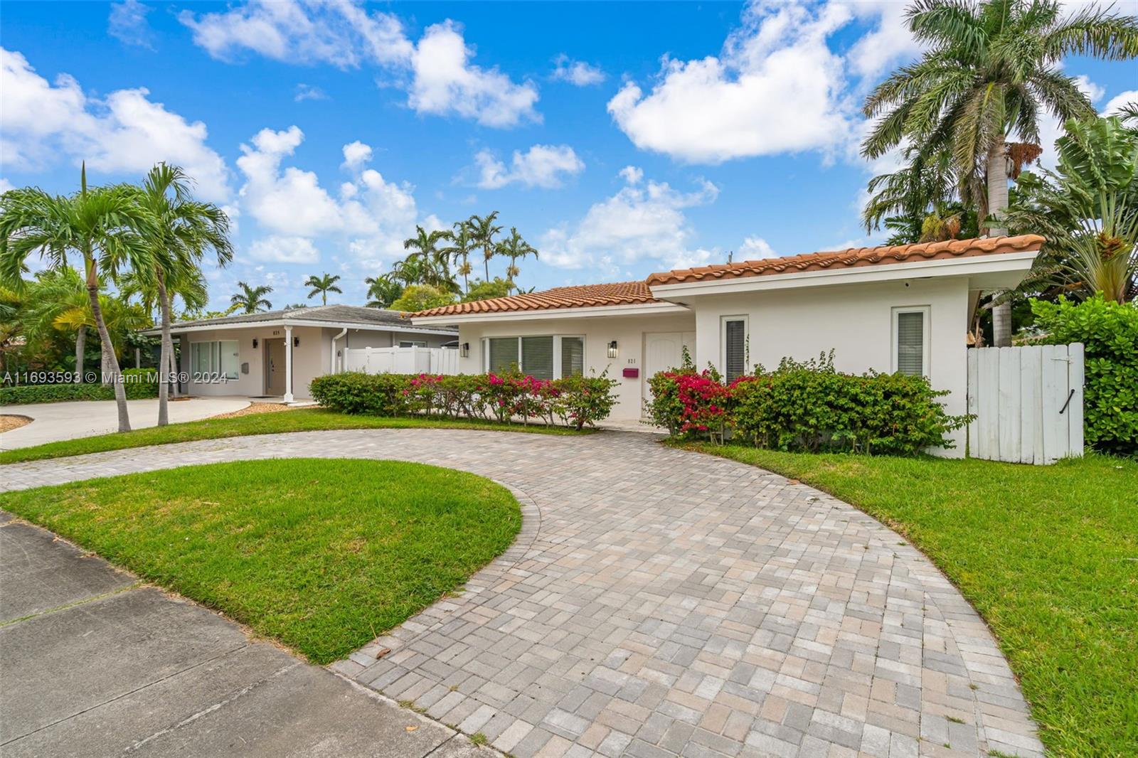 HOLLYWOOD LAKES SECTION - Residential Lease