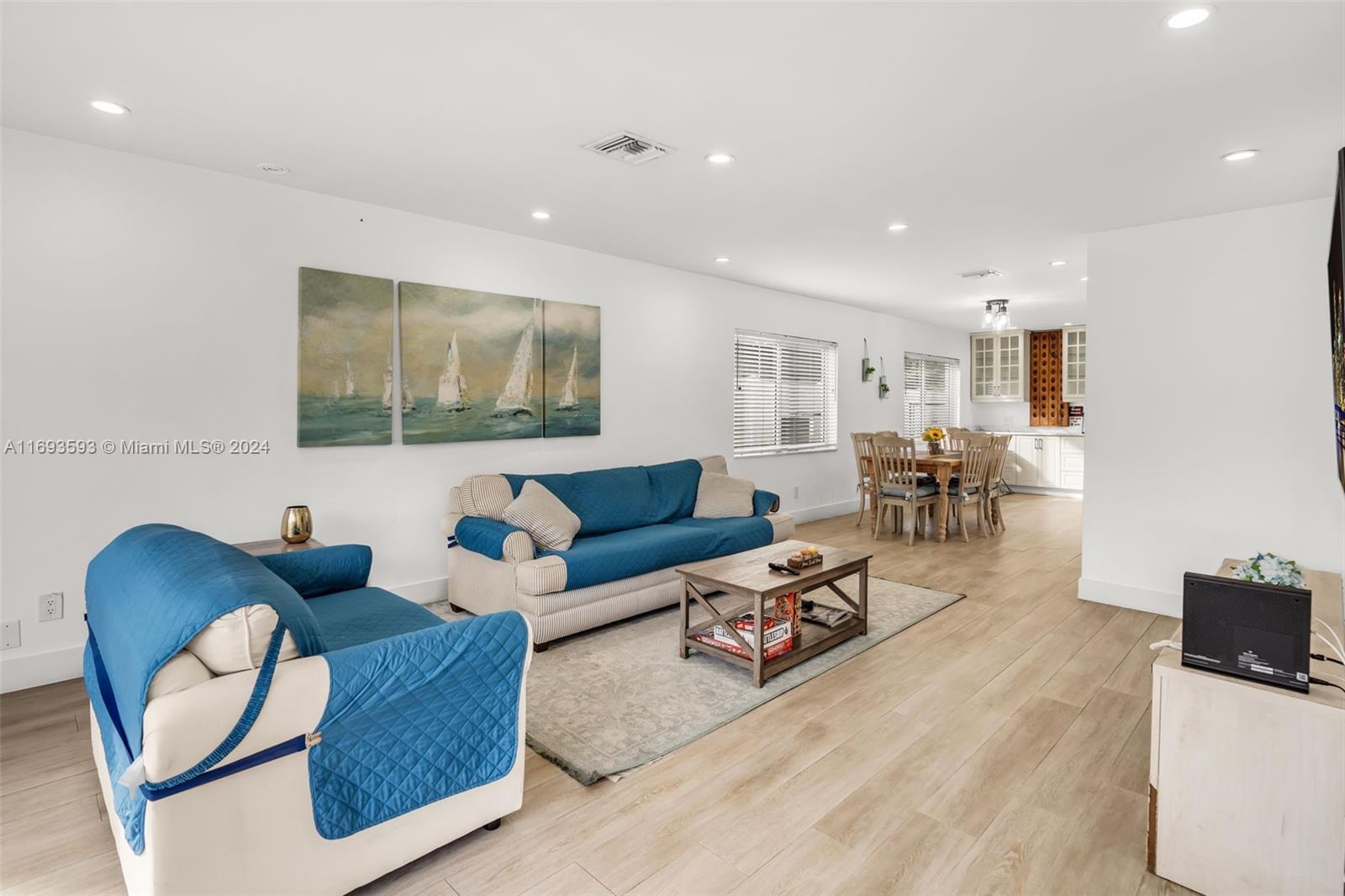 HOLLYWOOD LAKES SECTION - Residential Lease