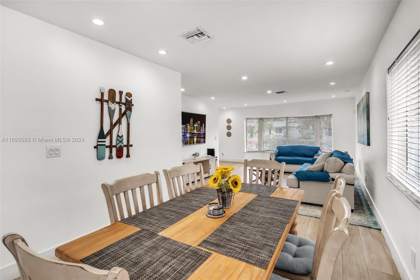 HOLLYWOOD LAKES SECTION - Residential Lease