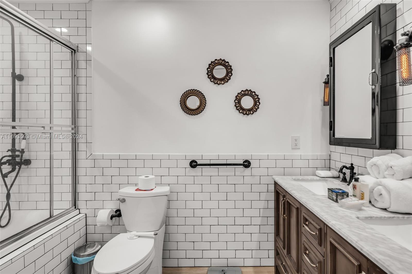 HOLLYWOOD LAKES SECTION - Residential Lease