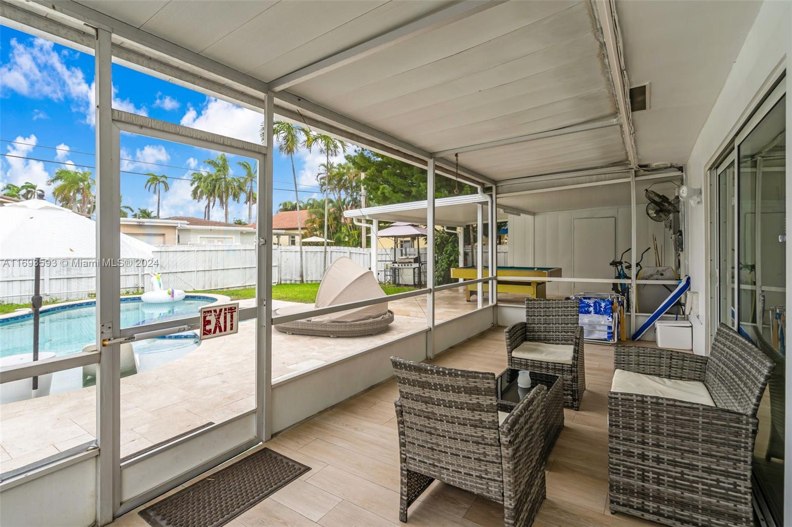 HOLLYWOOD LAKES SECTION - Residential Lease