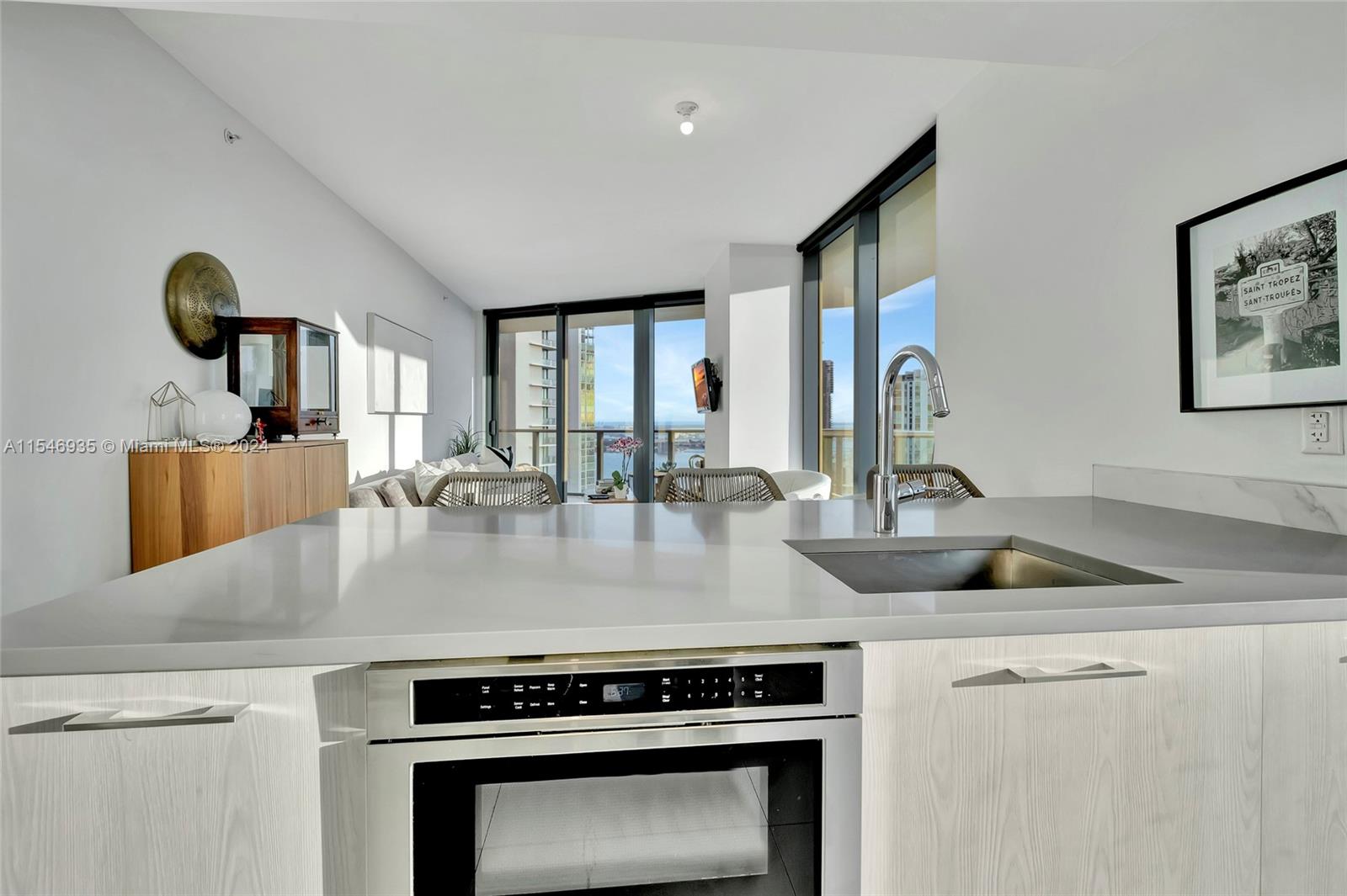 Miami, Florida 33137, United States, 2 Bedrooms Bedrooms, ,2 BathroomsBathrooms,Residential,Active,63064