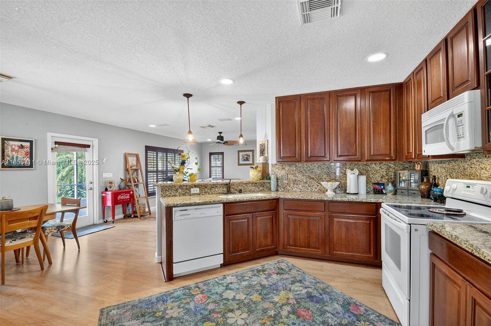 MELEAR - Residential