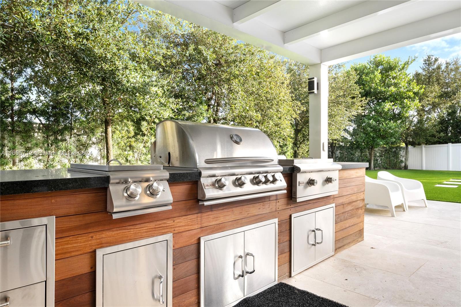 OASIS PARK SQUARE AT DORAL - Residential