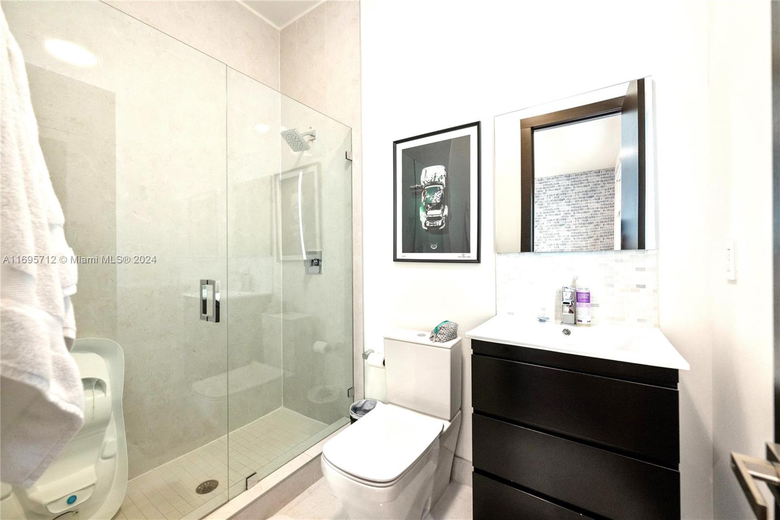 OASIS PARK SQUARE AT DORAL - Residential