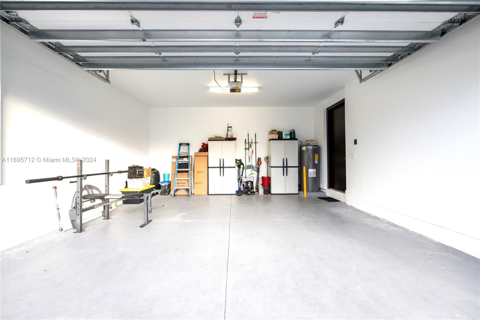 OASIS PARK SQUARE AT DORAL - Residential