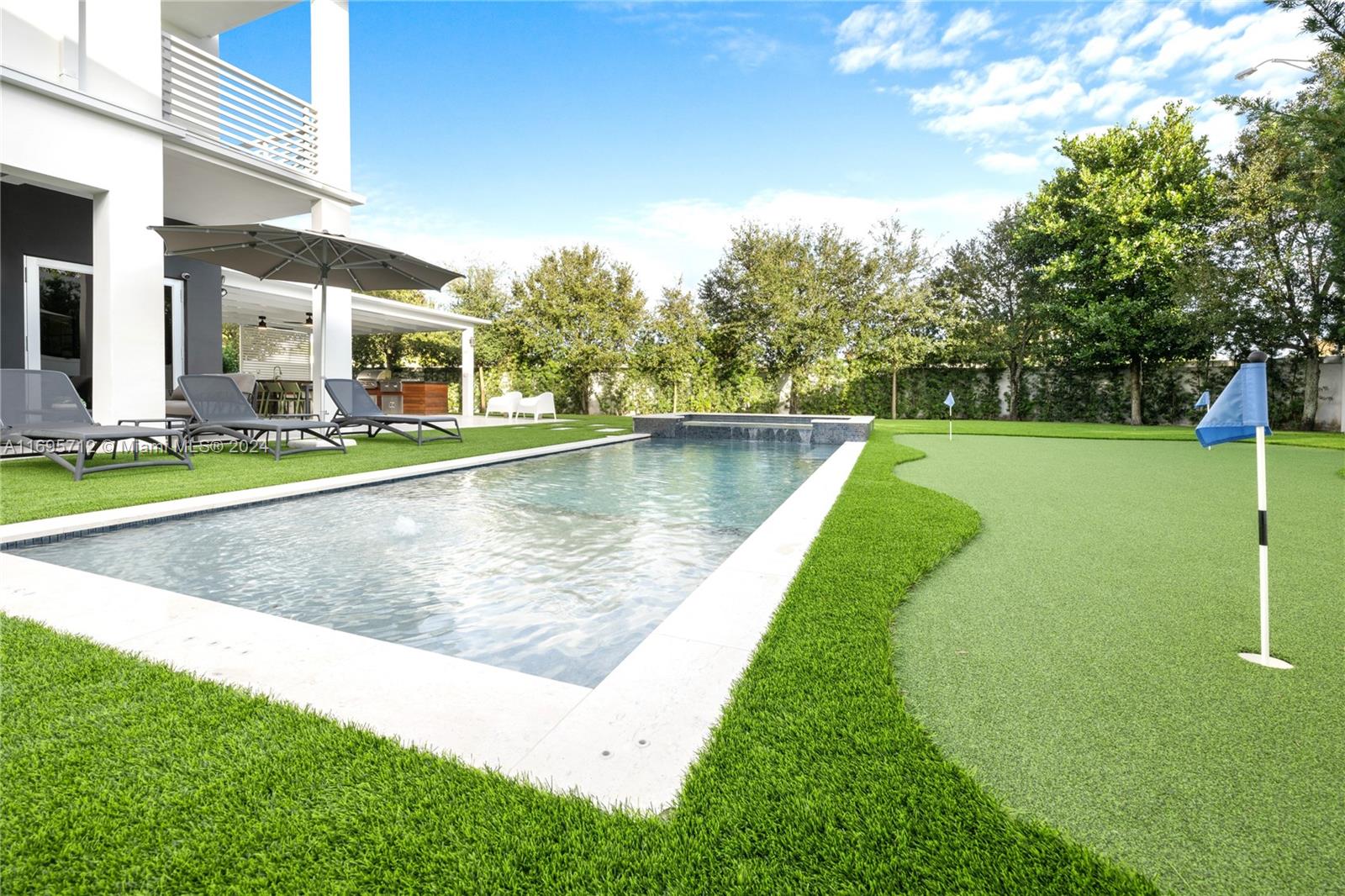 OASIS PARK SQUARE AT DORAL - Residential