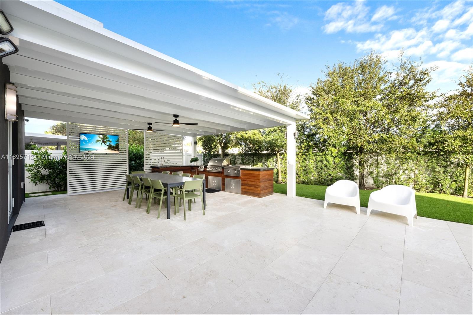 OASIS PARK SQUARE AT DORAL - Residential