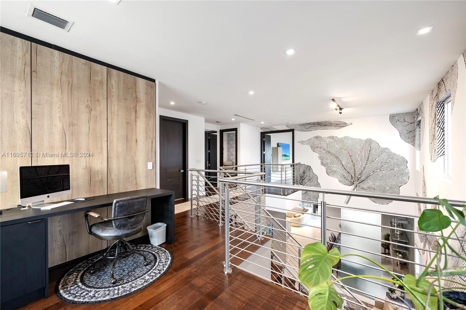 OASIS PARK SQUARE AT DORAL - Residential