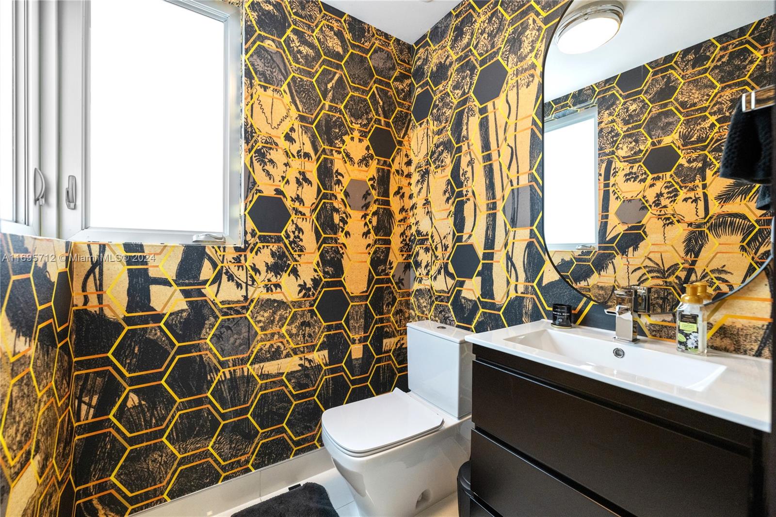 OASIS PARK SQUARE AT DORAL - Residential