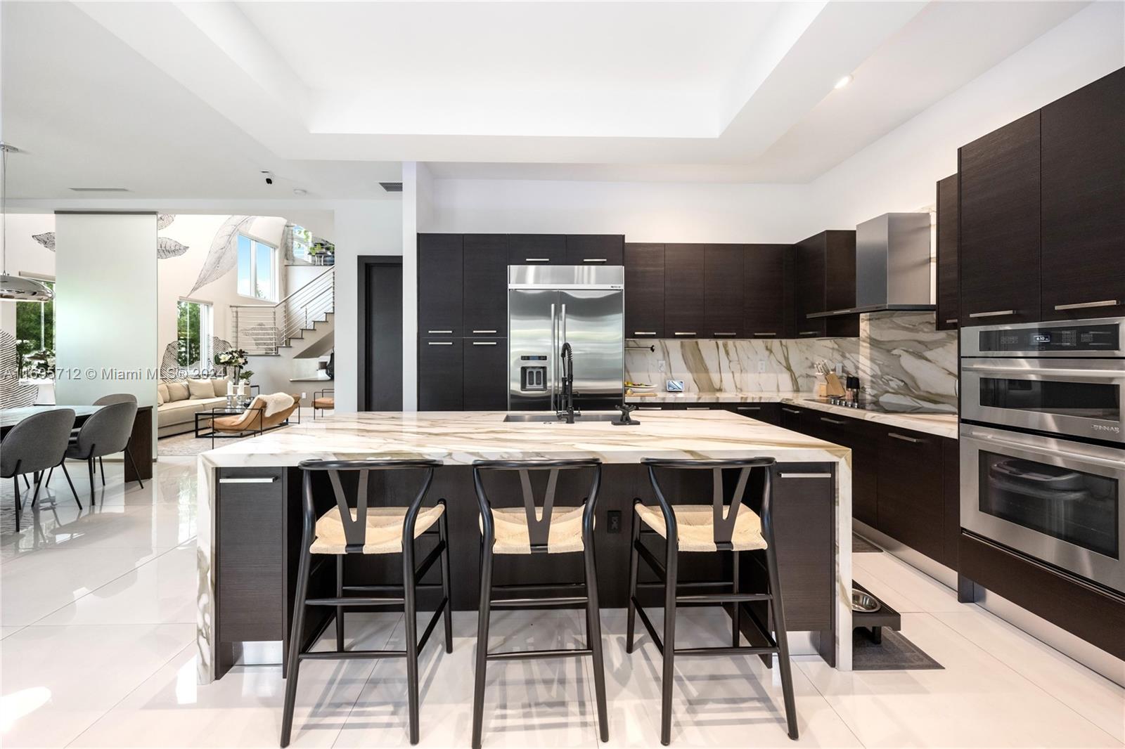 OASIS PARK SQUARE AT DORAL - Residential