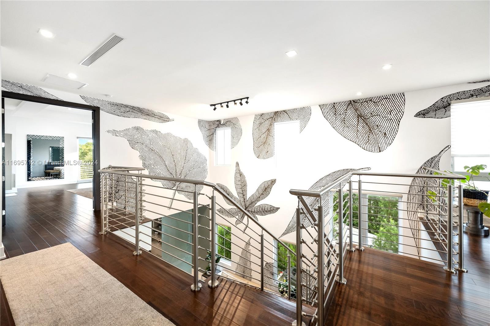 OASIS PARK SQUARE AT DORAL - Residential