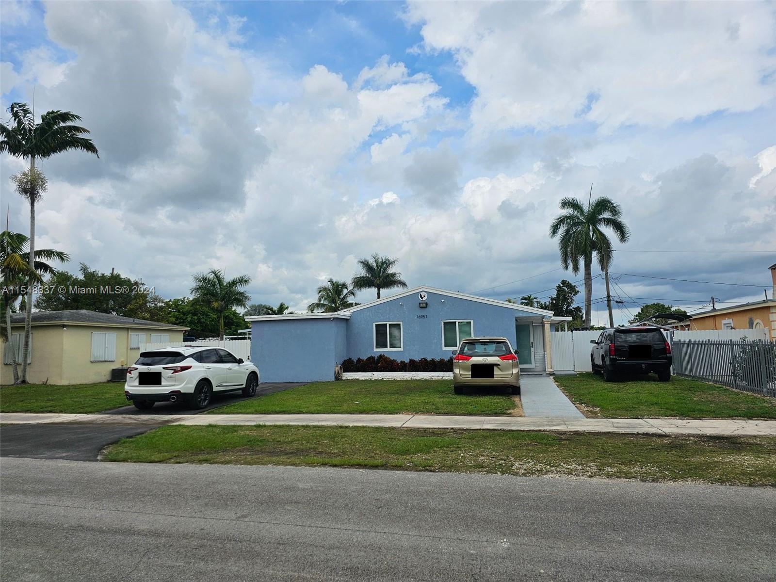 16951 Sw 303rd St St, Homestead, Miami-Dade County, Florida - 5 Bedrooms  
3 Bathrooms - 