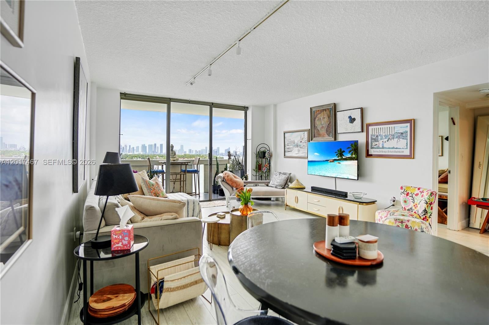 800 West Ave 921