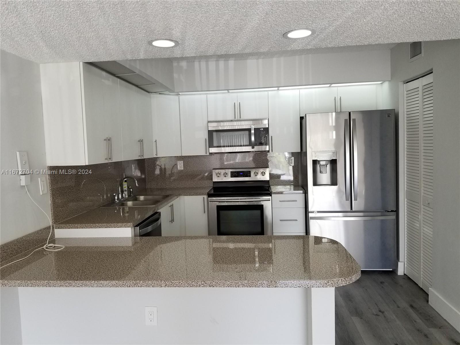 CALUSA CLUB VILG BLDG D S - Residential Lease