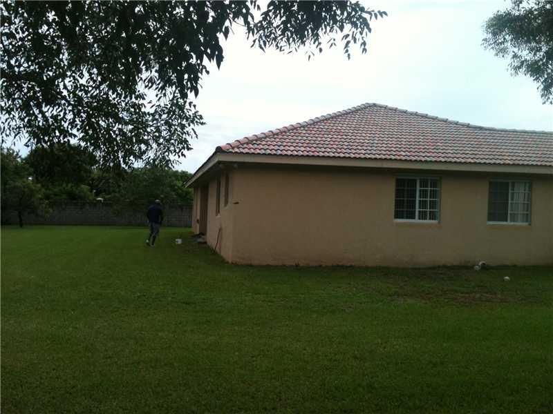 REDLAND ESTATES - Residential Lease