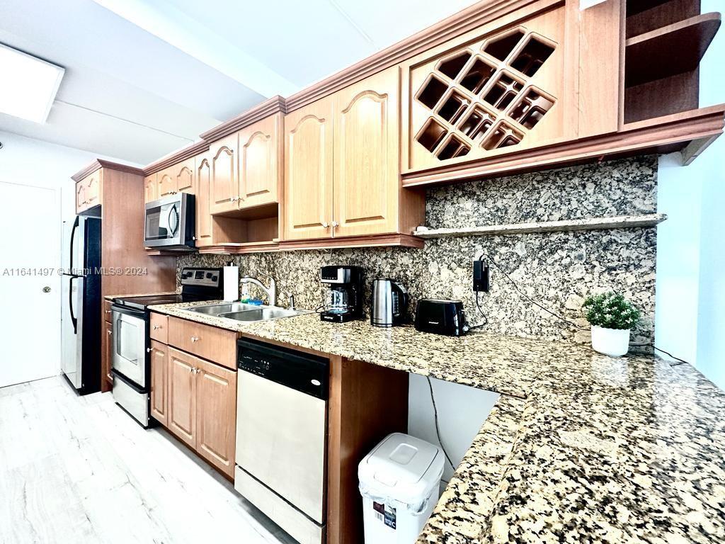 THE DECOPLAGE CONDO - Residential Lease