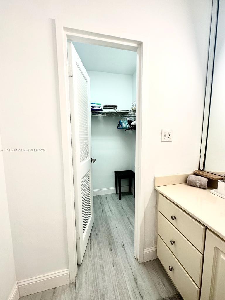 THE DECOPLAGE CONDO - Residential Lease