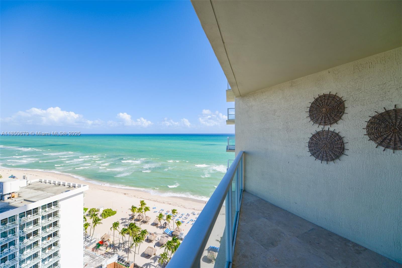 LA PERLA CONDO - Residential Lease