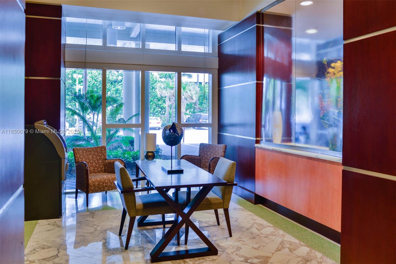 LA PERLA CONDO - Residential Lease