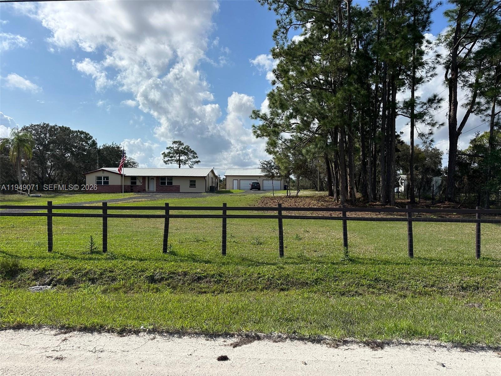 Sebring Lakes Acres - Residential