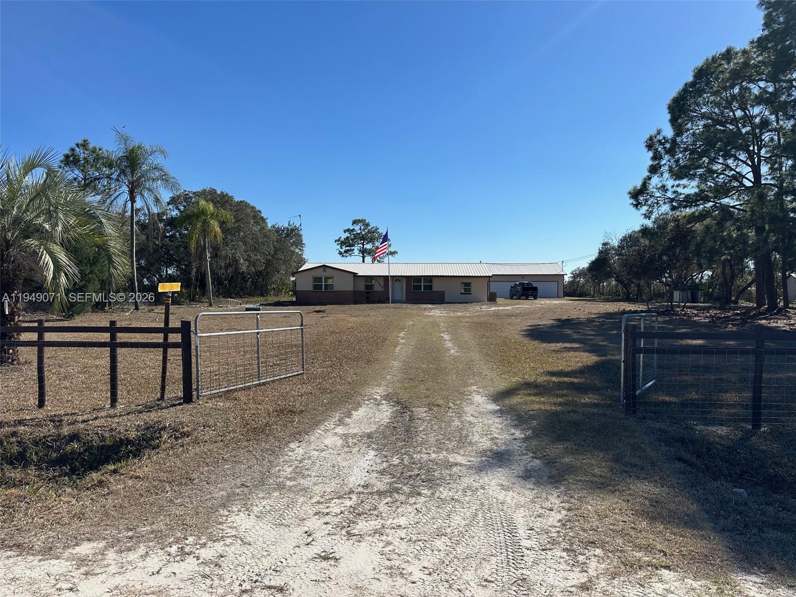 Sebring Lakes Acres - Residential
