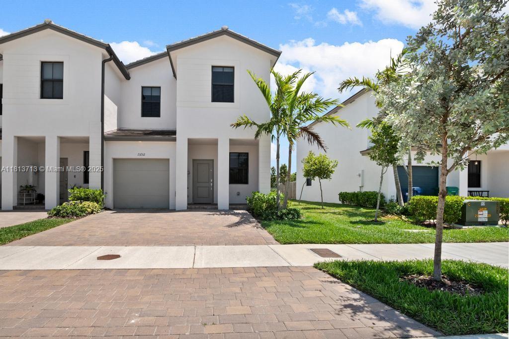 Property for Sale at 13132 Sw 234 Ter, Homestead, Miami-Dade County, Florida - Bedrooms: 3 
Bathrooms: 3  - $515,000