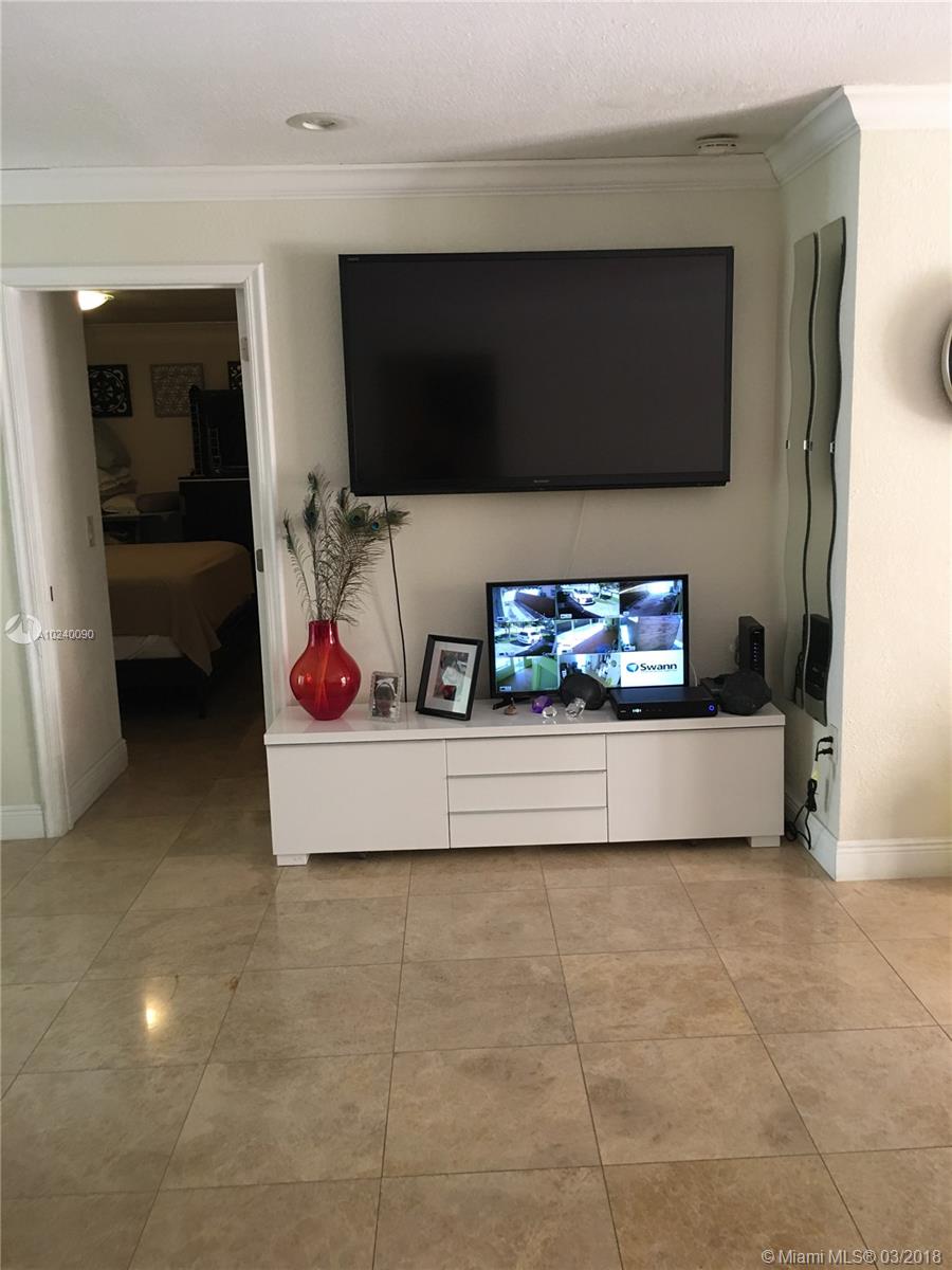 SAN SEBASTIAN UNIT NO 5 - Residential