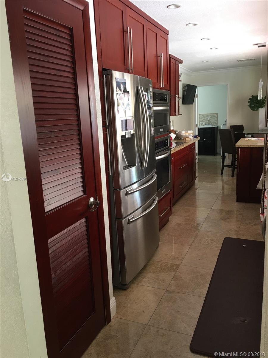 SAN SEBASTIAN UNIT NO 5 - Residential