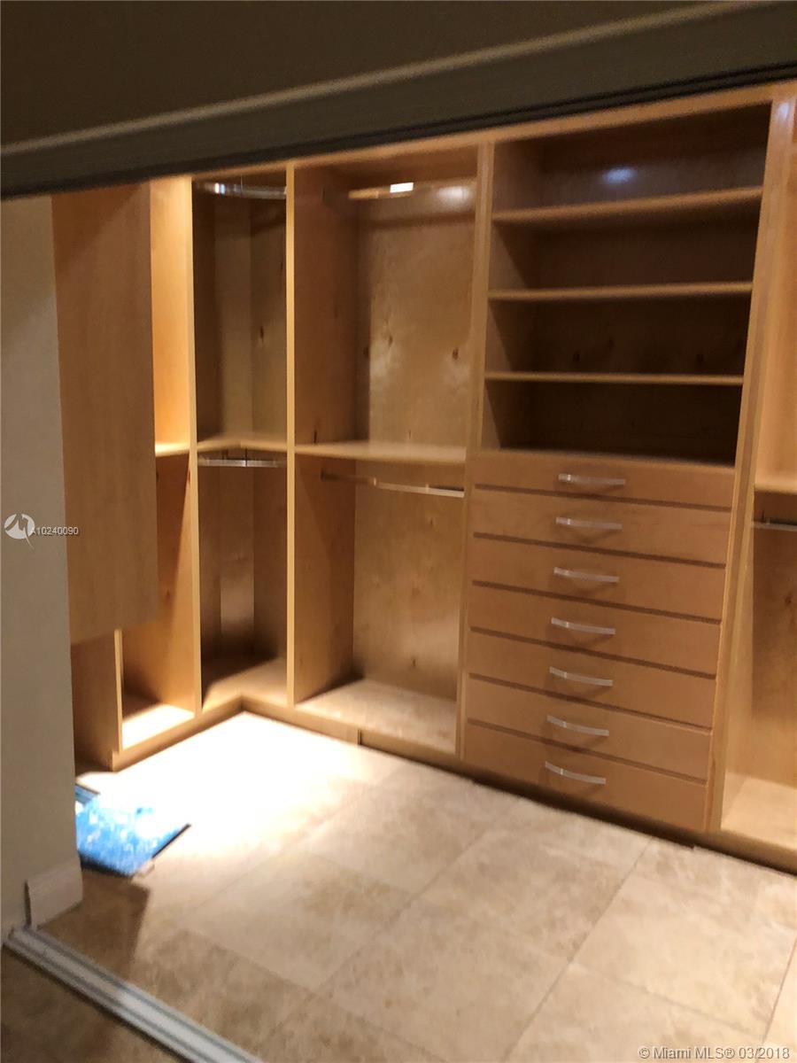 SAN SEBASTIAN UNIT NO 5 - Residential