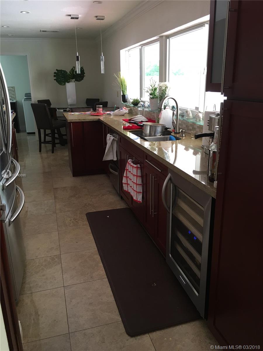 SAN SEBASTIAN UNIT NO 5 - Residential