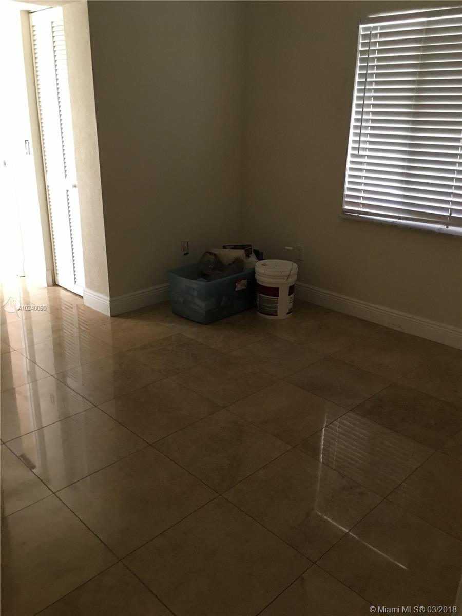 SAN SEBASTIAN UNIT NO 5 - Residential