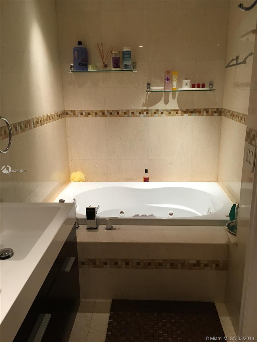 SAN SEBASTIAN UNIT NO 5 - Residential