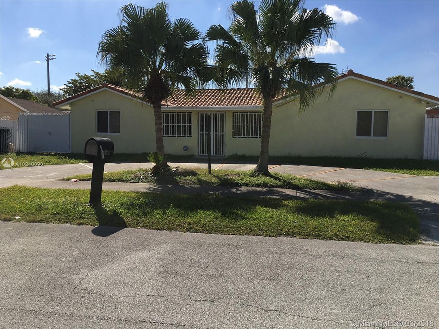 Back on the Market and ready to SELL.  This corner lot single family home features 4 bedroom, 4 full bath.  Yes each bedroom has it own full bath.  Home has been remolded with marble floors, wood kitchen cabinets and stainless steel appliances.  Built-in Double oven and two drawer dishwater.  Split bedroom layout, living , dining room area and covered patio.  Priced to sell Must make an appointment show. Great Location. MULTIPLE OFFERS WILL BE ACCEPTED.