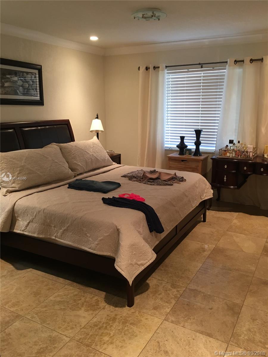 SAN SEBASTIAN UNIT NO 5 - Residential