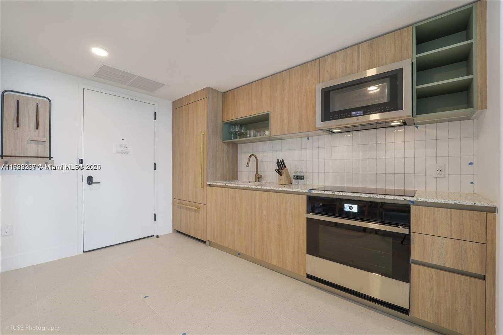 601 NE 1st Ave 3913