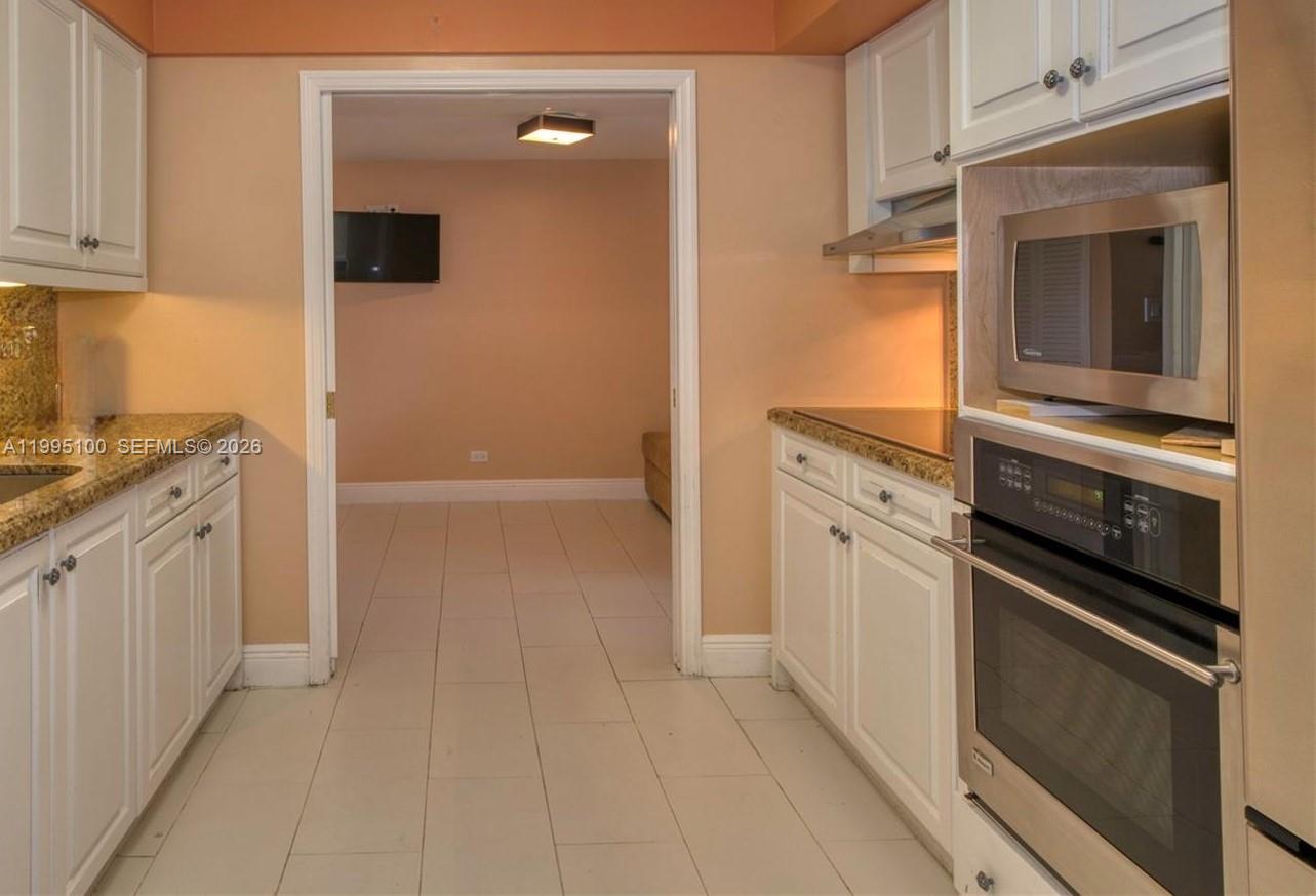 CRICKET CLUB CONDO - Residential