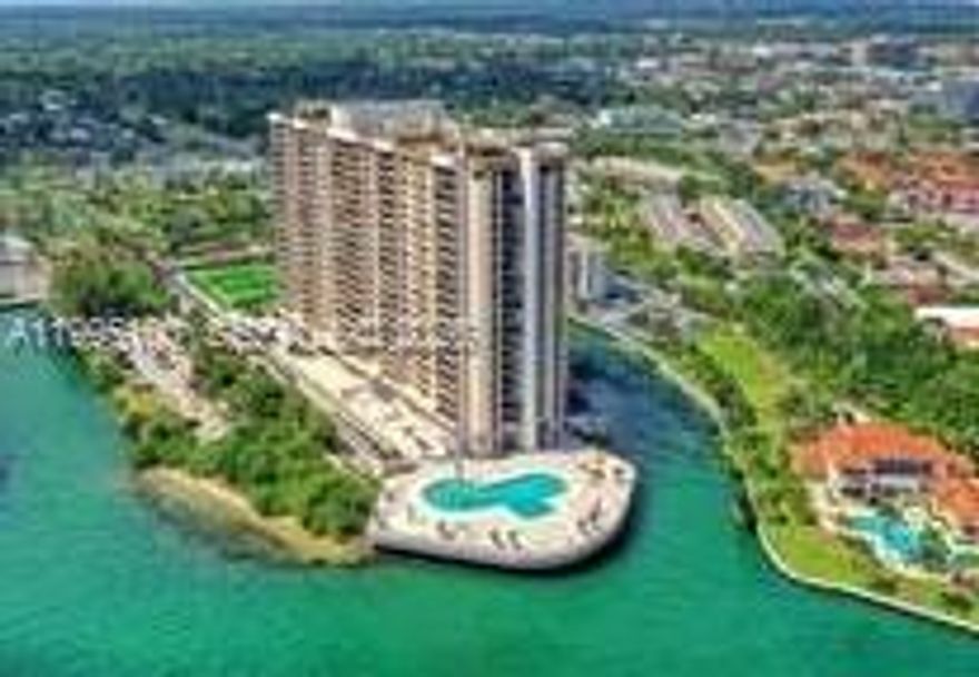 Excellent 3-bedroom unit, currently rented, featuring excellent amenities and outstanding views.