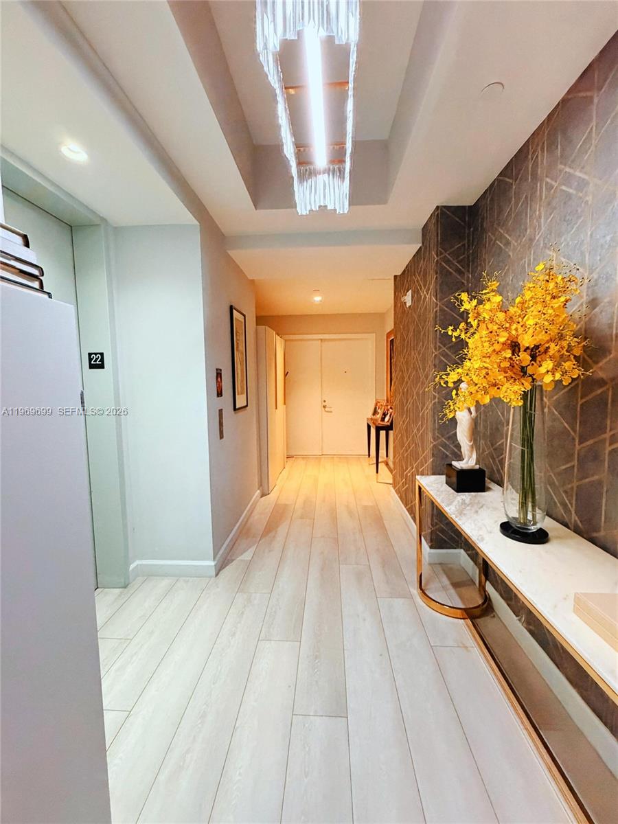 PARAMOUNT MIAMI WORLDCENT - Residential Lease