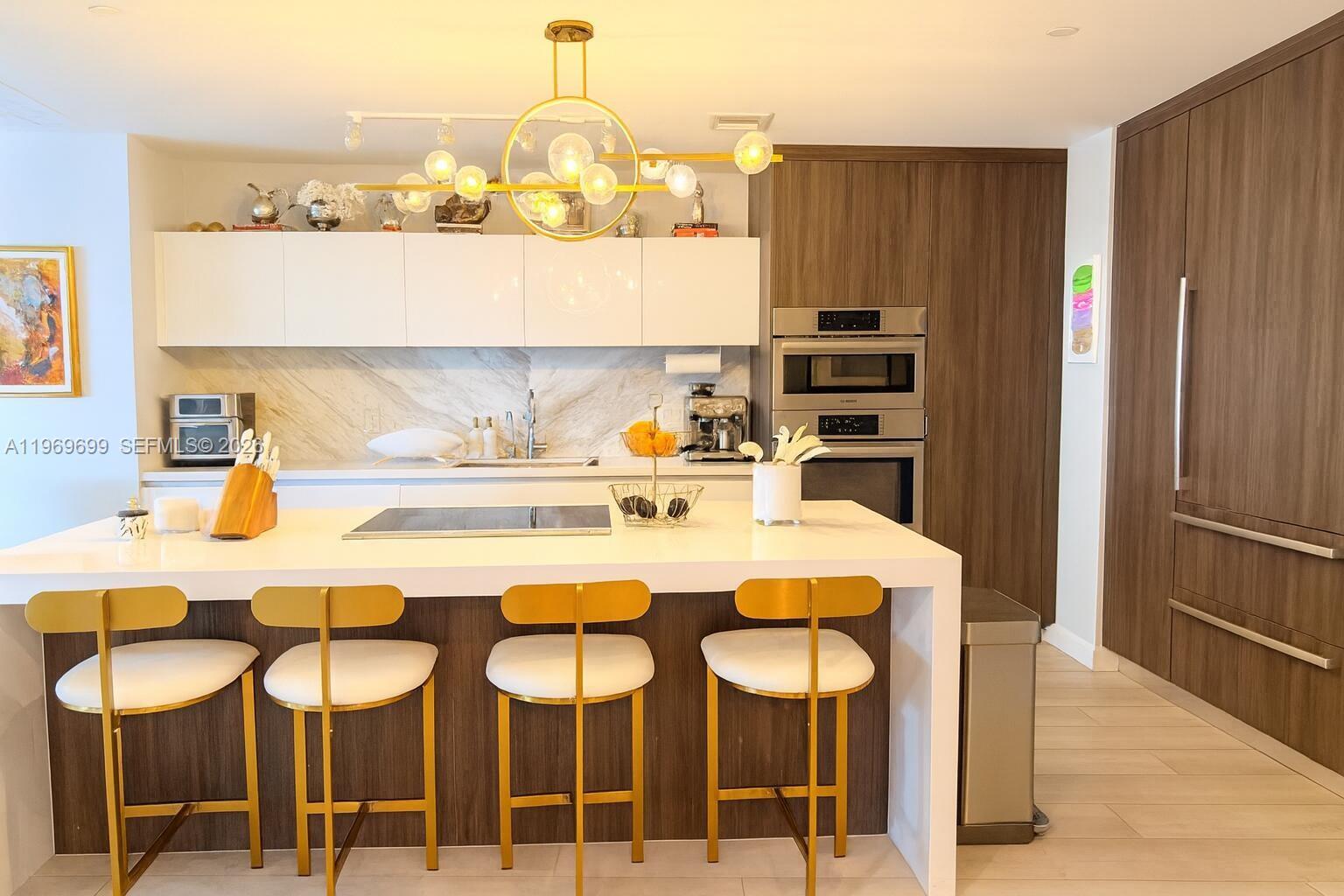 PARAMOUNT MIAMI WORLDCENT - Residential Lease