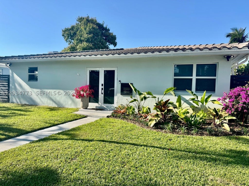 Photo of 1611 Madison St, Hollywood, FL 33020 (MLS # A12034773)