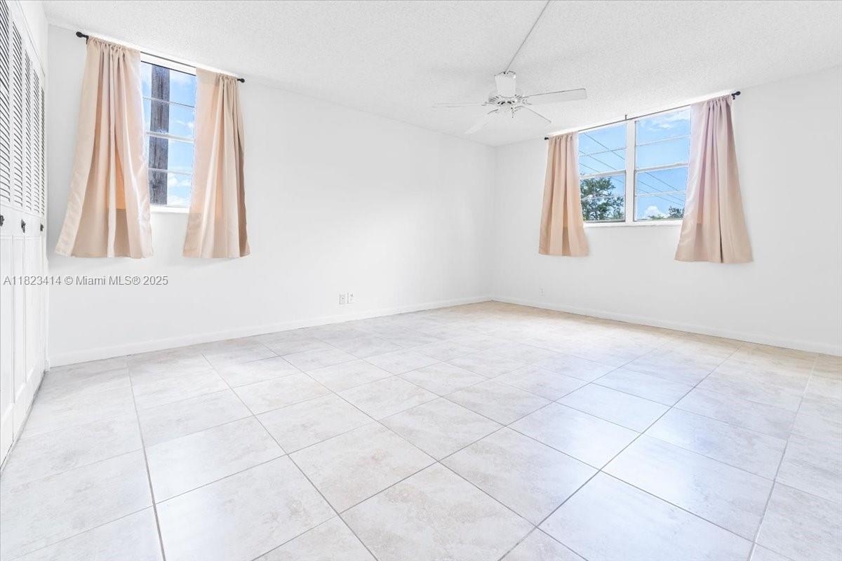 LE CHATEAU CONDO - Residential