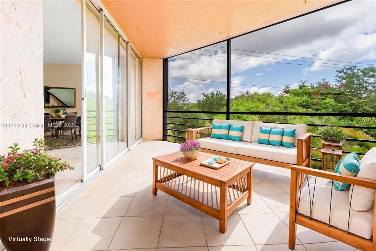 LE CHATEAU CONDO - Residential