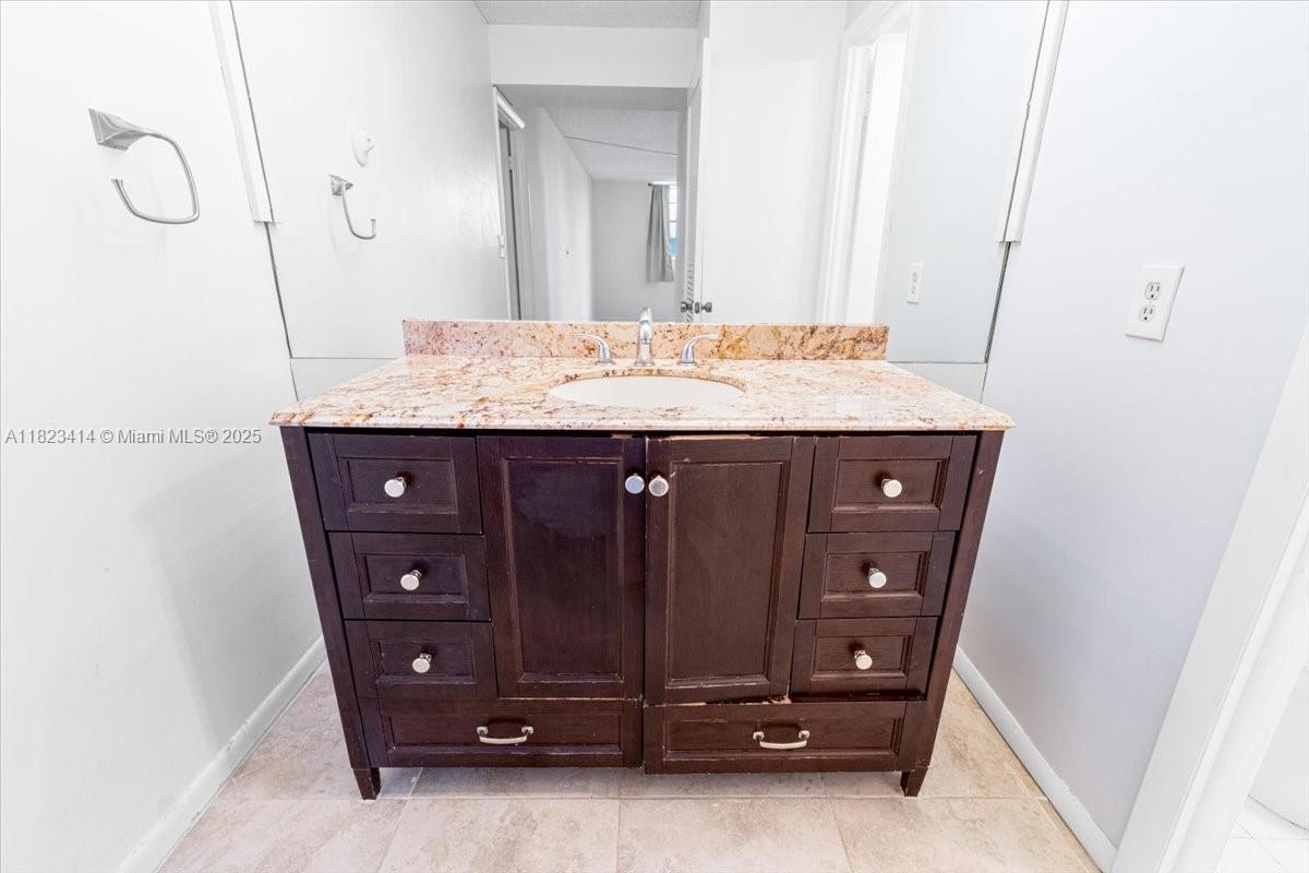 LE CHATEAU CONDO - Residential