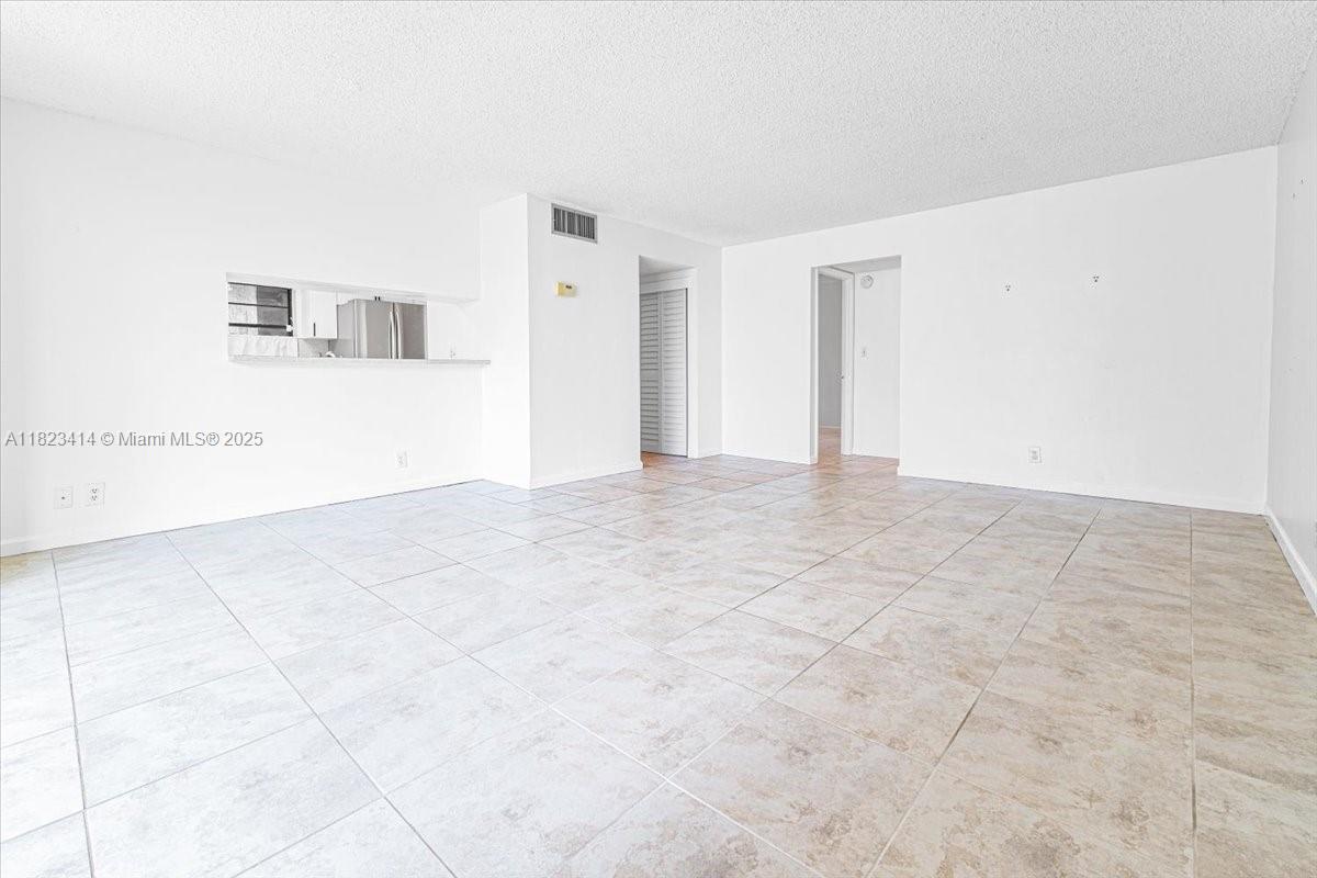 LE CHATEAU CONDO - Residential