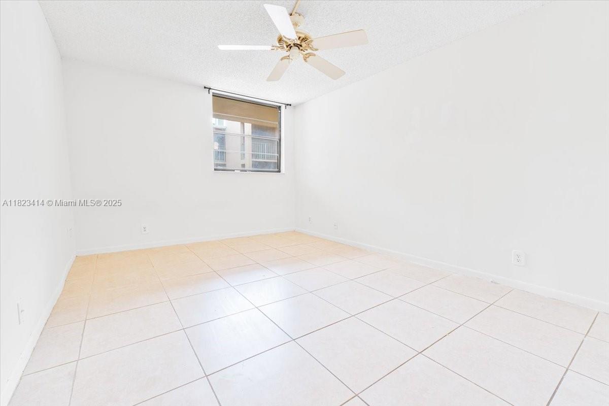 LE CHATEAU CONDO - Residential