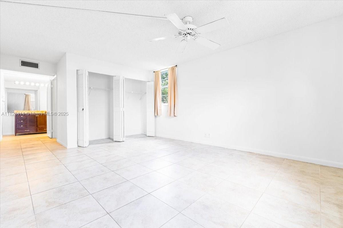 LE CHATEAU CONDO - Residential