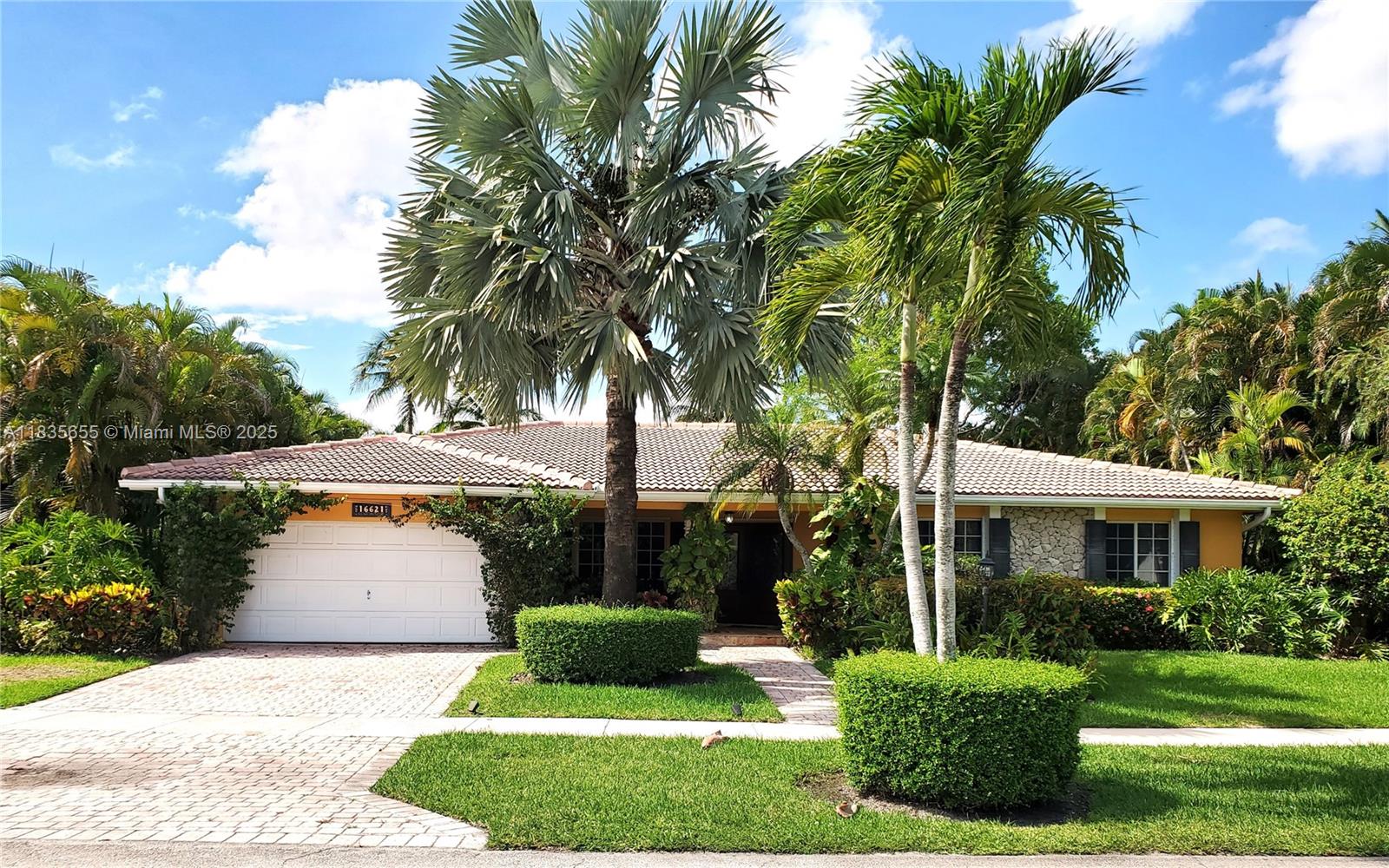 This spectacular property is reminicant of the great Spanish Revival Style with cool Mediteranean design features.
4 large Bedrooms and 3 full Baths with large family room, create a super comfortable living space. A truly magnificant stone pool area with spa, is beautifully landscaped making this a center featue of the property. This home is just waiting for the right family to appreciate its beauty.